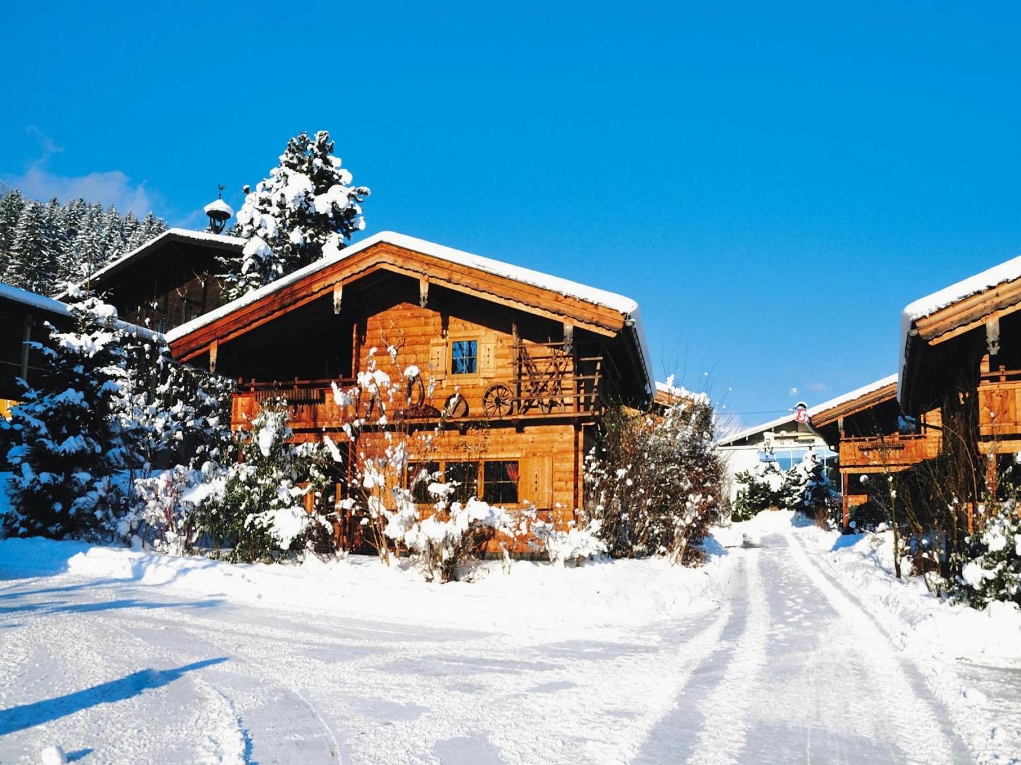 Chalets Almdorf Zillertal, Fügen Exterior foto